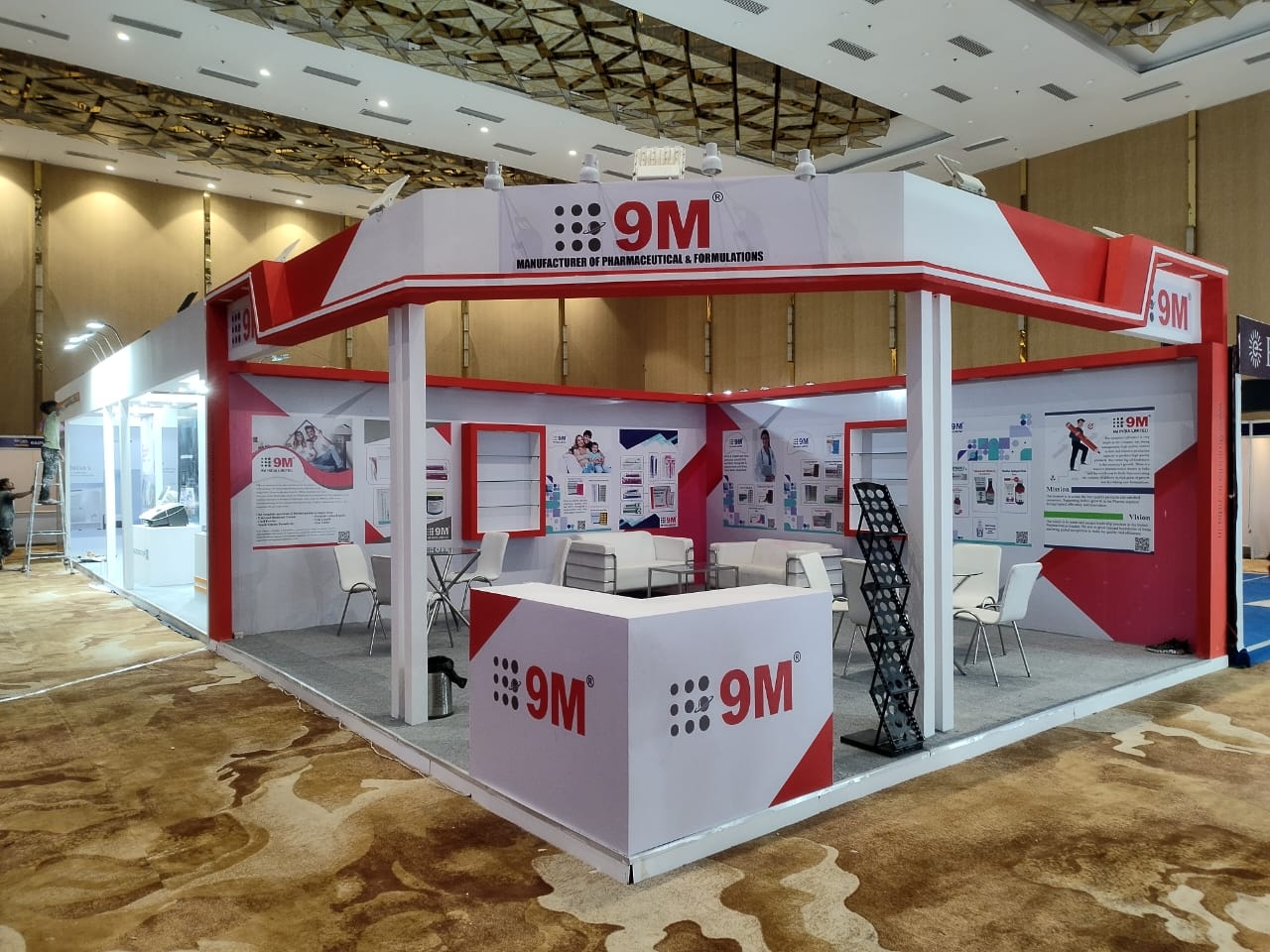 9 M